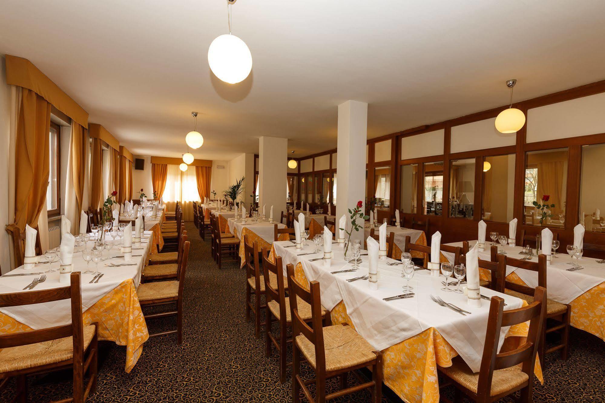 Olympic Regina Hotel Pinzolo Exterior foto